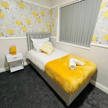 Alder House - A Modern Vibrant 4 Bedroom House Marston Green Kültér fotó