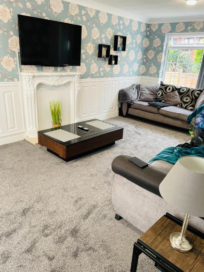 Alder House - A Modern Vibrant 4 Bedroom House Marston Green Kültér fotó