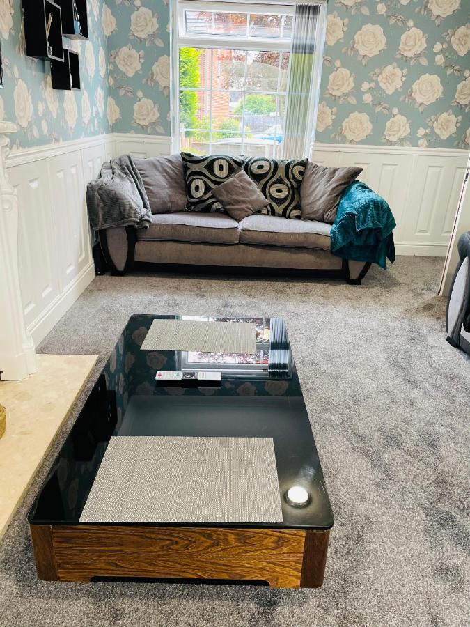 Alder House - A Modern Vibrant 4 Bedroom House Marston Green Kültér fotó